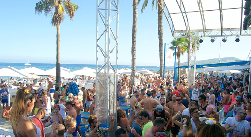 uitgaan op Ibiza Beach club Bora Bora