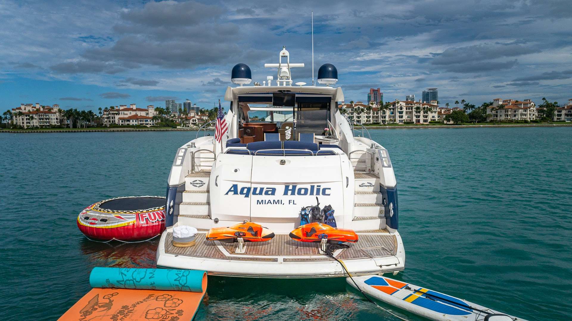 Sunseeker 75ft 'Aqua Holic' (13 guests)