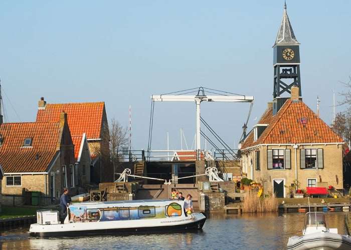 Elektrische Houseboat - De Hindeloopen - Elfsteden Vaarvakanties