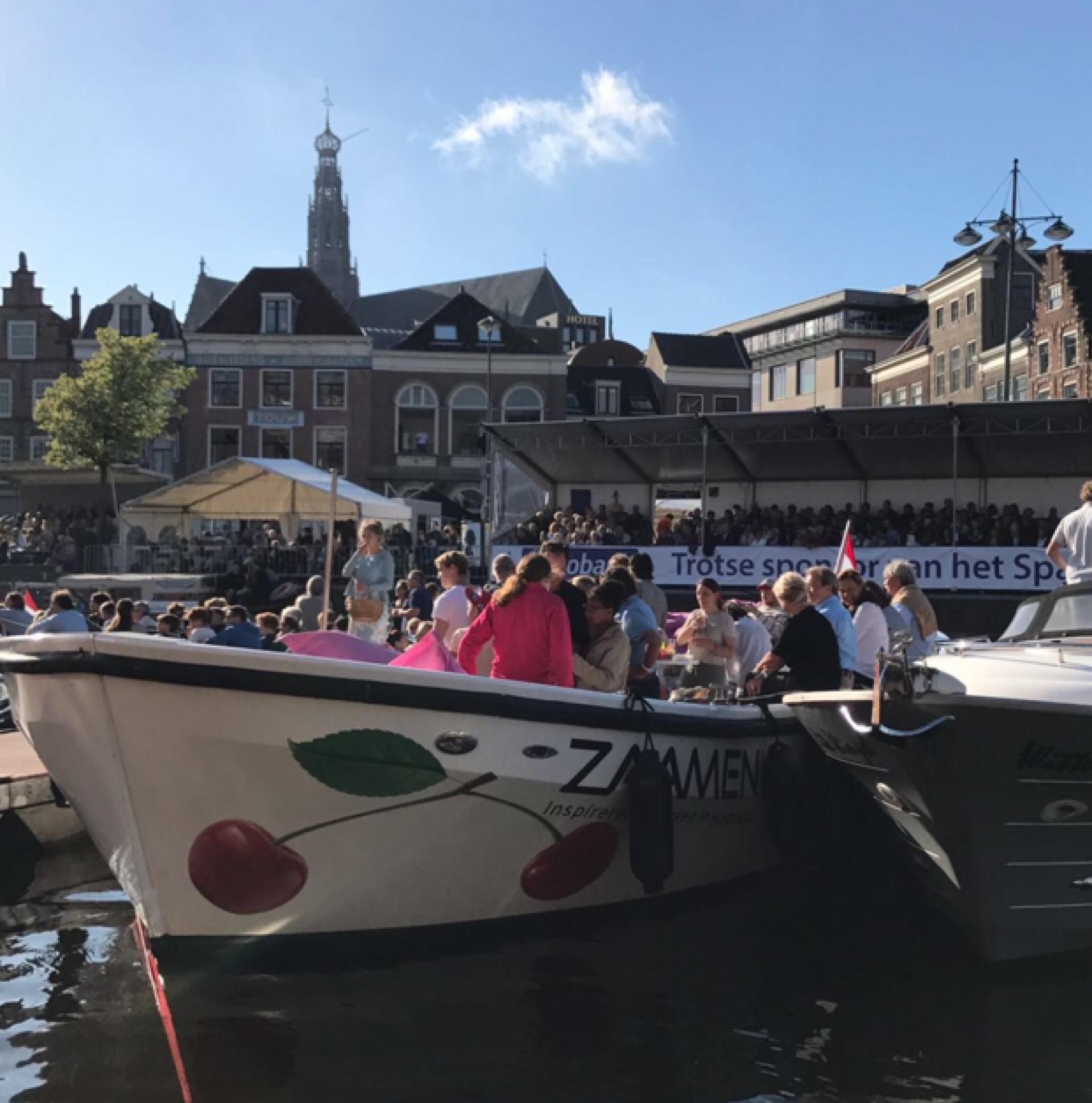De grootste en meest luxe motersloep van Haarlem 