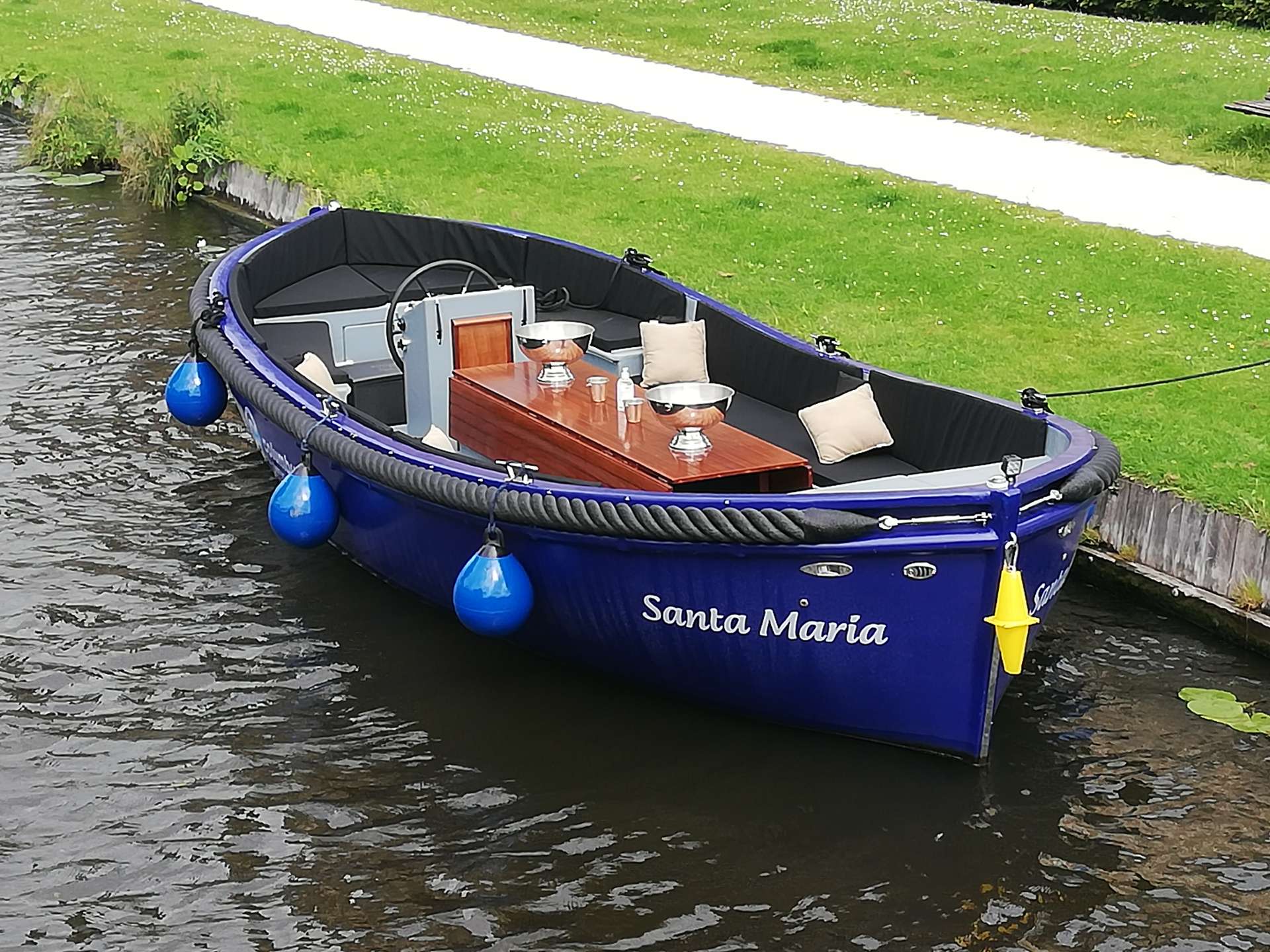 Santa Maria - Leiden - Sloep met schipper - max 24 tot 30 pers.