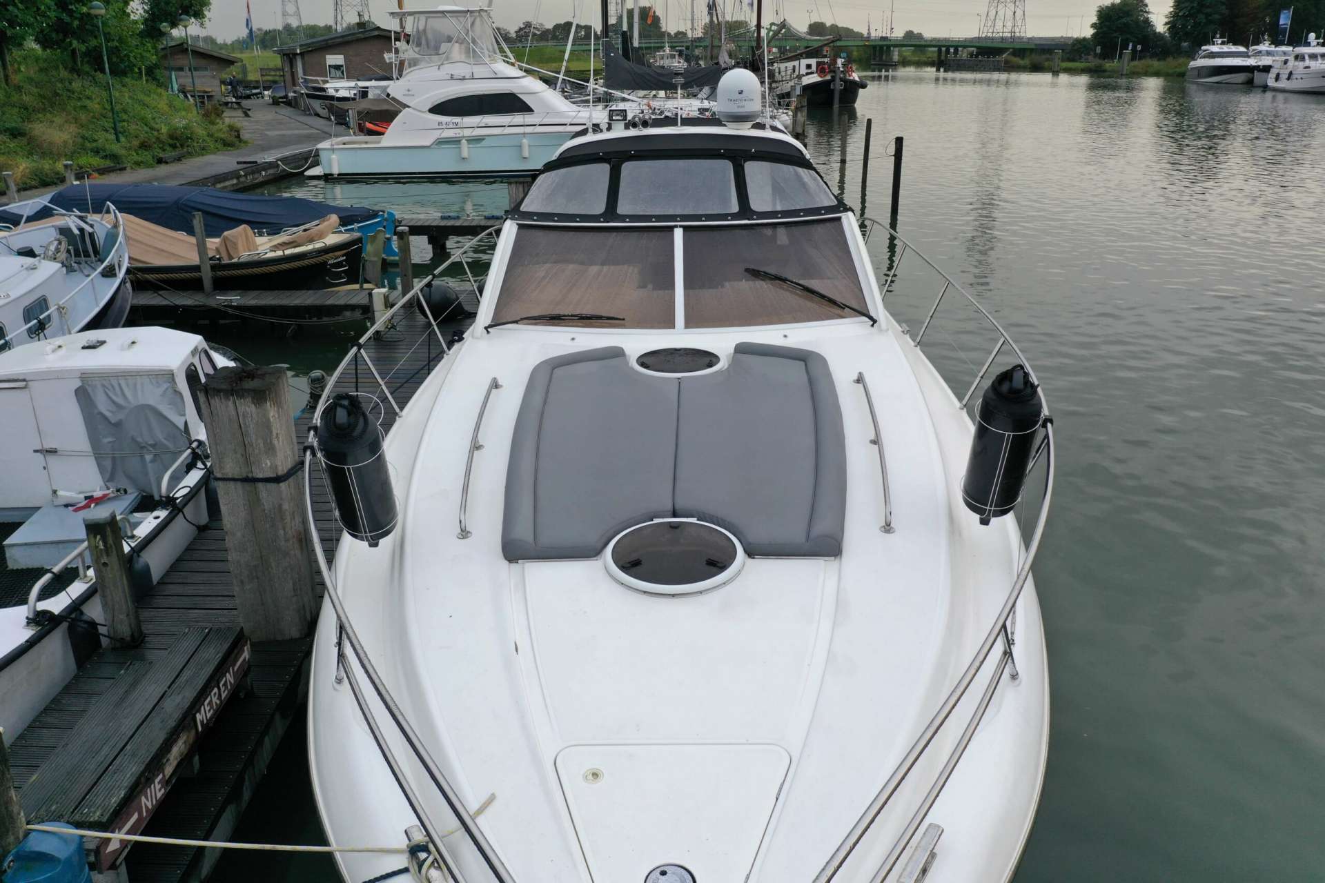 Luxury Yacht Service