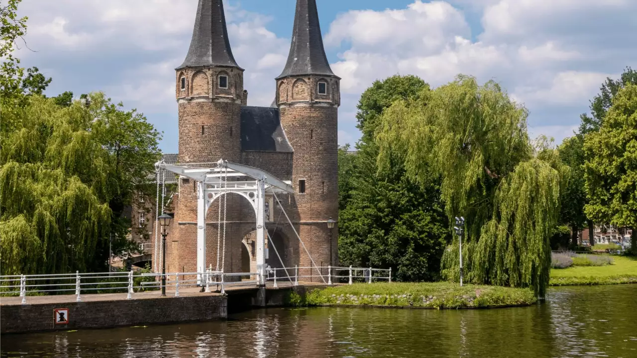 Boat rental in Delft